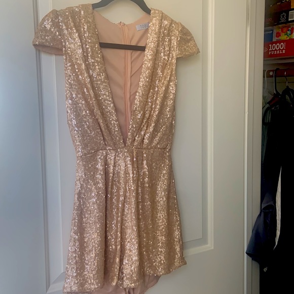 Gold Deep V Romper - Picture 2 of 6